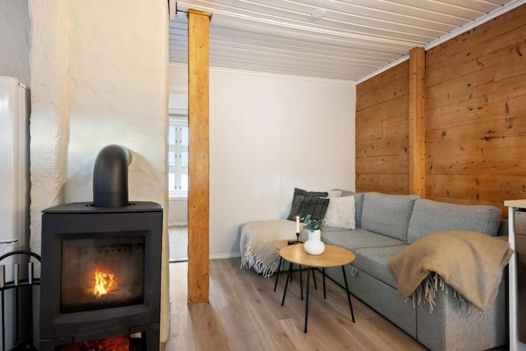 Central Apartment With Balcony, Self-Check In & Private Entrance Bergen Bagian luar foto